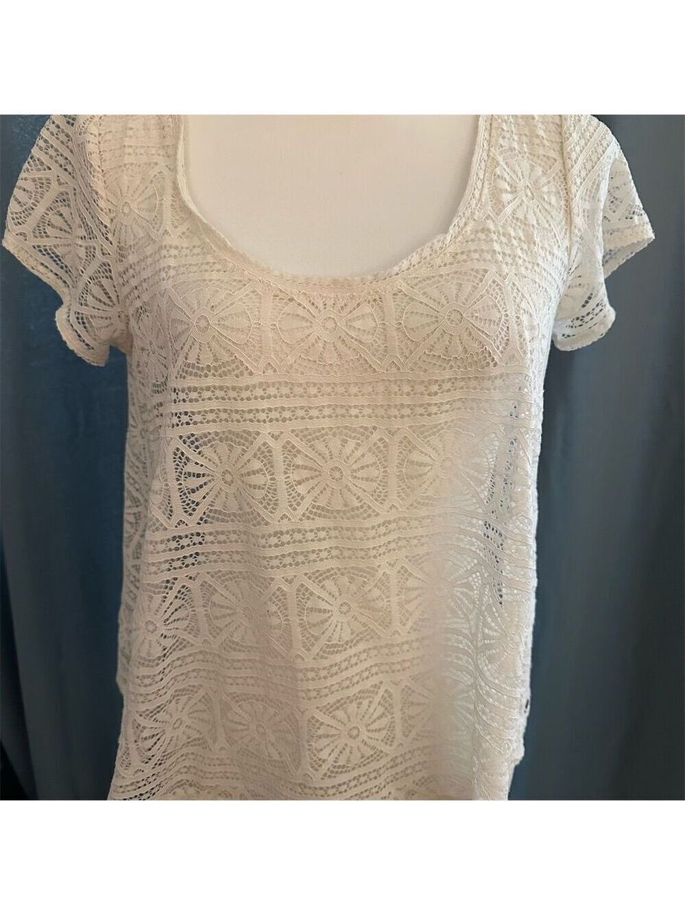 American Eagle Women's Ivory Lace Blouse Short Sleeve Standard Size M